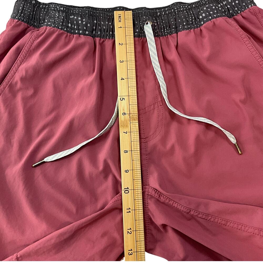 Vuori Kore Shorts Mens Small ? Red Lined Elastic Waist Drawstring Pockets Casual - Picture 9 of 11
